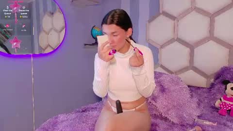 Snapshot of miss__jones_ chatting on July 8, 12:31 pm miss__jones_ online show from July 8, 12:31 pm
