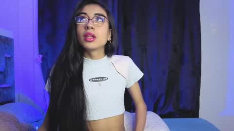 Snapshot of miss_angel0 chatting on May 16, 7:49 am miss_angel0 online show from May 16, 7:49 am