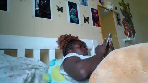 Snapshot of miss_atitude chatting on October 15, 6:35 am miss_atitude online show from October 15, 6:35 am