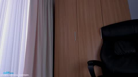 Snapshot of miss_boobtastic chatting on September 26, 12:31 pm Ivy online show from September 26, 12:31 pm
