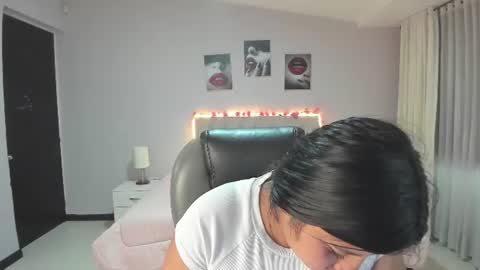 Snapshot of miss_cataleya__ chatting on June 15, 11:34 am Cataleya online show from June 15, 11:34 am