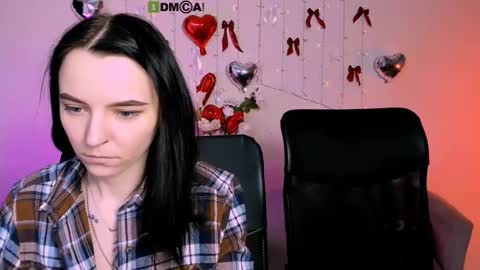 miss_courtney online show from March 4, 9:48 am