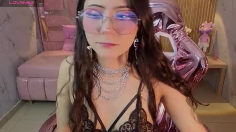 miss_devil_s online show from February 6, 3:11 am