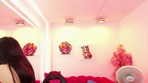 Snapshot of miss_dolly1 chatting on December 19, 12:34 pm Melanie online show from December 19, 12:34 pm