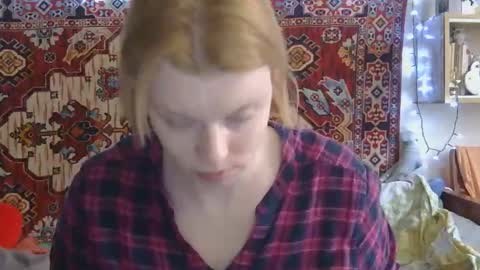 Elis online show from April 2, 10:46 am