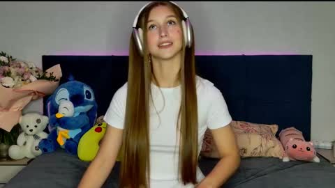 Snapshot of miss_emily_miller chatting on October 17, 5:04 pm Emily online show from October 17, 5:04 pm