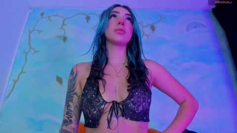 Snapshot of miss_evans_ chatting on November 10, 6:01 am miss_evans_ online show from November 10, 6:01 am