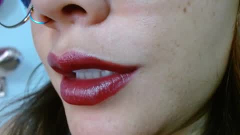 Miss Evoleth online show from November 6, 1:45 pm