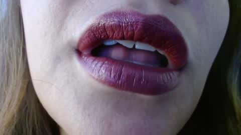 Miss Evoleth online show from April 7, 1:55 pm