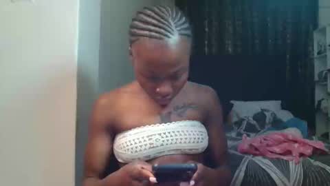 Miss Kiarrafit online show from February 2, 6:28 pm