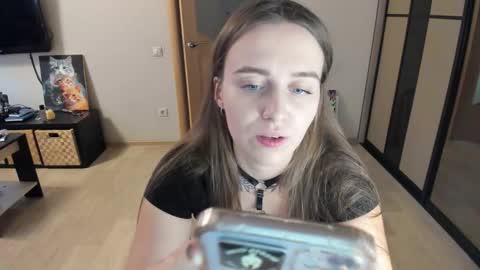 Snapshot of miss_kitty13 chatting on October 26, 7:25 am Kitty online show from October 26, 7:25 am