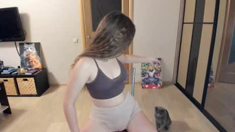 Snapshot of miss_kitty13 chatting on November 3, 1:51 am Kitty online show from November 3, 1:51 am