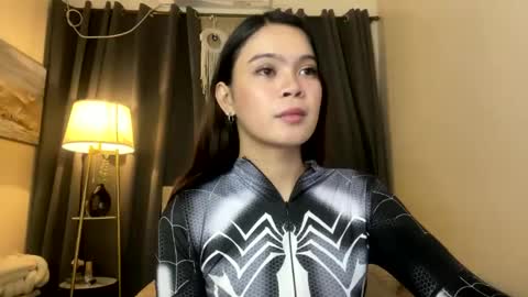 miss_kyrstyn online show from April 8, 11:32 am