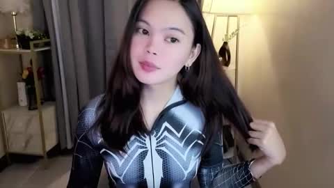 miss_kyrstyn online show from April 17, 4:32 pm