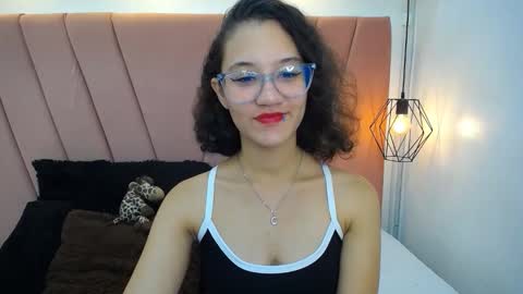 mia online show from October 17, 12:08 pm