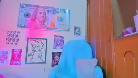 Snapshot of miss_meggaann chatting on May 28, 1:47 am MEGG online show from May 28, 1:47 am