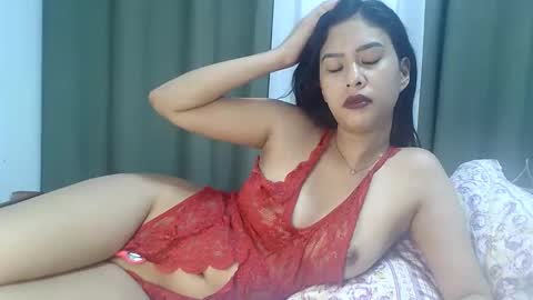 miss_merryjude01 online show from November 14, 11:35 pm