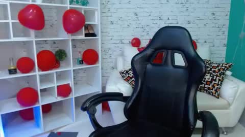 Snapshot of miss_shaira chatting on February 15, 1:02 am Shaira online show from February 15, 1:02 am