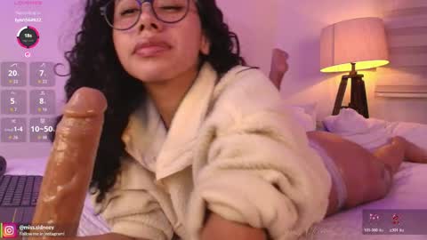 Snapshot of miss_sidney chatting on May 29, 12:58 pm Amy Olivera online show from May 29, 12:58 pm