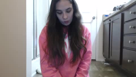 Snapshot of miss_sunshine01 chatting on December 4, 2:42 am Bella online show from December 4, 2:42 am