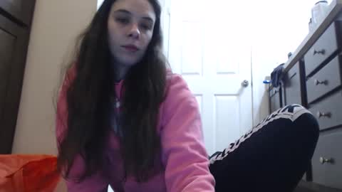 Snapshot of miss_sunshine01 chatting on December 7, 2:09 am Bella online show from December 7, 2:09 am