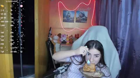 Snapshot of miss_tasy chatting on February 26, 3:41 pm Melanie January 15th is my birthday there will be an interesting show online show from February 26, 3:41 pm