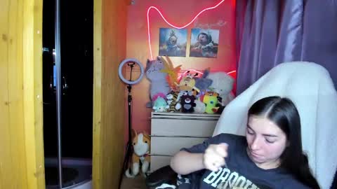 Snapshot of miss_tasy chatting on June 4, 3:56 am Melanie January 15th is my birthday there will be an interesting show online show from June 4, 3:56 am