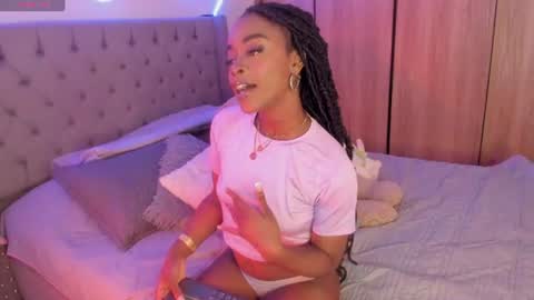 Tay Tay Independent Model   online show from August 10, 7:23 am