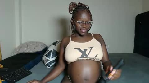 Snapshot of miss_wetcherry chatting on May 29, 11:58 pm Cherie Independent model online show from May 29, 11:58 pm