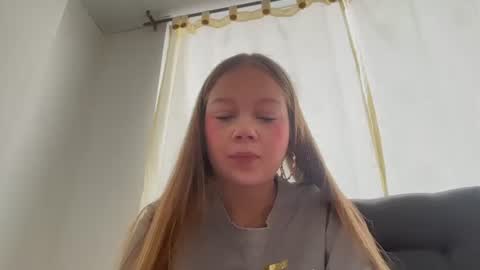 Snapshot of missalannahmm chatting on June 19, 4:55 pm Alannah online show from June 19, 4:55 pm