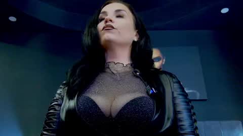 AliceReign online show from April 15, 9:05 am