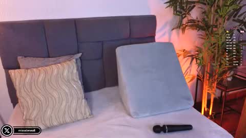 Laura online show from March 21, 12:32 pm