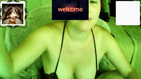 Snapshot of missbiny chatting on January 12, 6:46 pm Avamlash online show from January 12, 6:46 pm