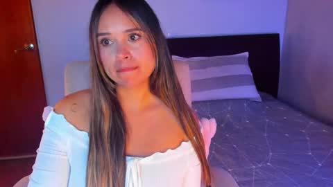 valentina andrea online show from May 23, 1:11 am