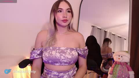 Snapshot of missblair12 chatting on December 19, 12:13 am MissBlair online show from December 19, 12:13 am