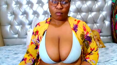 missboobsxx online show from July 22, 12:08 pm