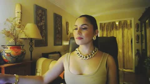 Snapshot of missbrownx chatting on June 19, 1:43 am Brownie -P online show from June 19, 1:43 am