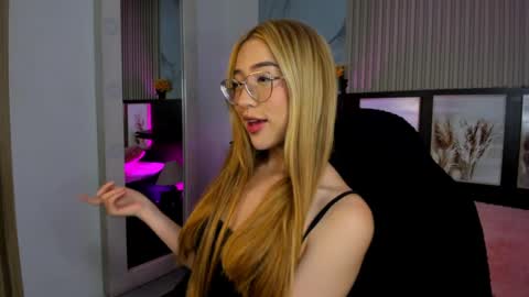 Snapshot of misscheelsee_as chatting on September 16, 10:00 pm misscheelsee_as online show from September 16, 10:00 pm