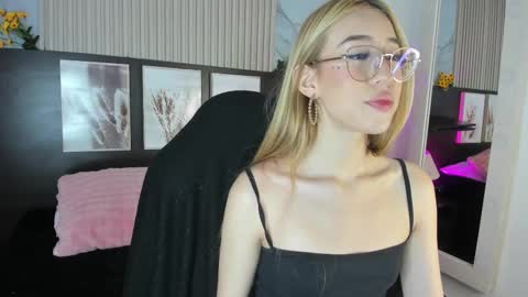 Snapshot of misscheelsee_as chatting on October 1, 8:15 pm misscheelsee_as online show from October 1, 8:15 pm