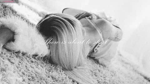 Snapshot of misschloe__ chatting on October 21, 11:27 pm Chloe freelance model Please your thumbs up are important online show from October 21, 11:27 pm