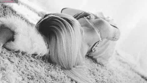 Snapshot of misschloe__ chatting on November 10, 12:31 am Chloe freelance model Please your thumbs up are important online show from November 10, 12:31 am