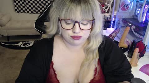 Snapshot of missdanibluee chatting on December 16, 11:55 am missdanibluee online show from December 16, 11:55 am