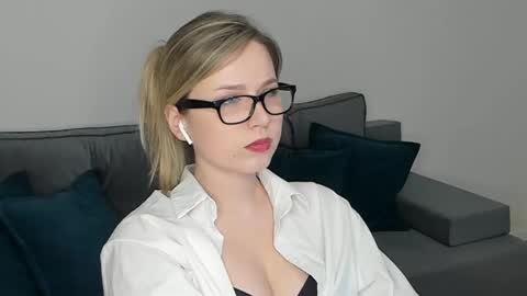 Snapshot of missdariross chatting on February 2, 2:13 pm Miss Darina Ross online show from February 2, 2:13 pm
