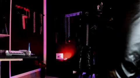 Snapshot of missdarklady chatting on September 18, 11:07 pm Missdarklady online show from September 18, 11:07 pm