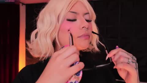 Snapshot of misselektra__ chatting on February 25, 3:42 am ELEKTRA online show from February 25, 3:42 am