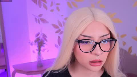 Snapshot of misselektra__ chatting on September 12, 5:07 am ELEKTRA online show from September 12, 5:07 am