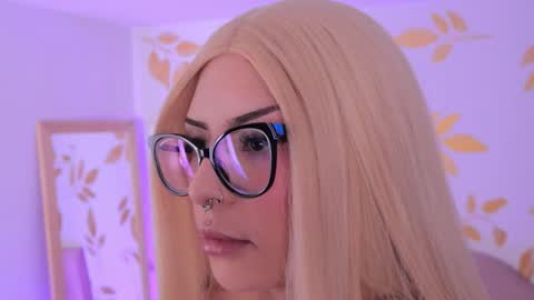 Snapshot of misselektra__ chatting on November 17, 3:56 am ELEKTRA online show from November 17, 3:56 am