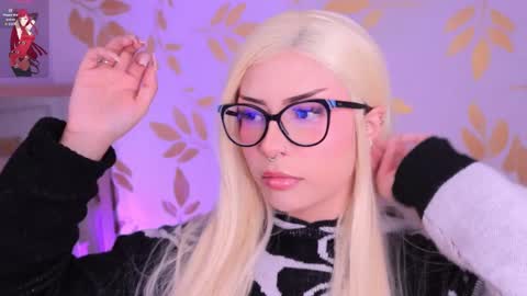 Snapshot of misselektra__ chatting on December 2, 5:13 am ELEKTRA online show from December 2, 5:13 am