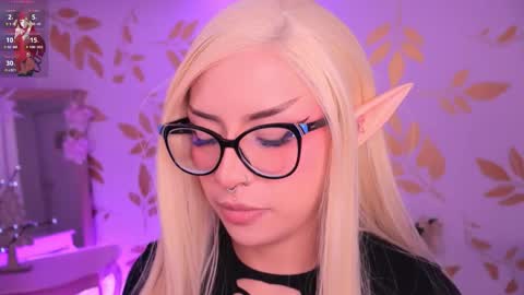 Snapshot of misselektra__ chatting on January 6, 5:33 am ELEKTRA online show from January 6, 5:33 am