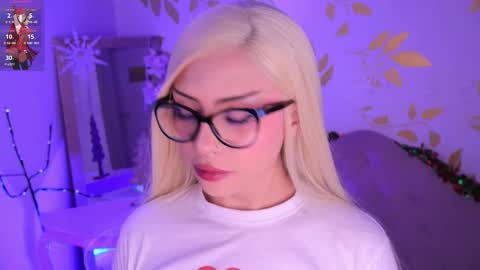 Snapshot of misselektra__ chatting on January 7, 5:54 am ELEKTRA online show from January 7, 5:54 am